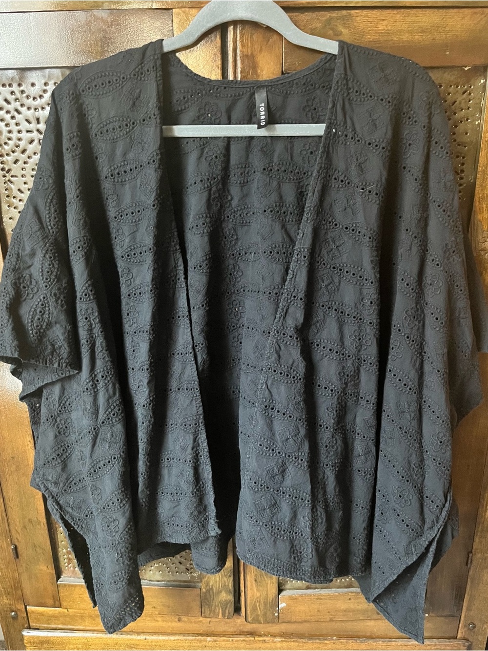 Torrid Black Eyelet Open Front Short Kimono Ruana Oversized Dolman Sleeves Boho